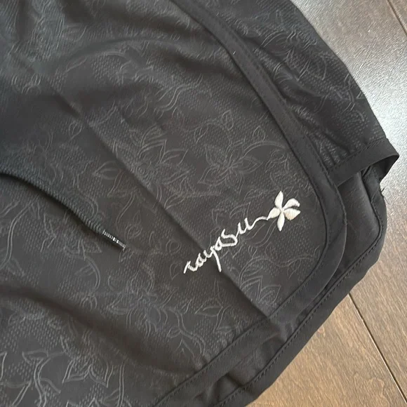Raya Sun Black Athletic Shorts with Elastic Waistband M - Picture 2 of 5